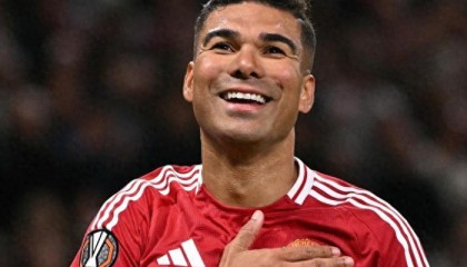 开云中国官网-年薪1800万镑！西媒曝C罗招揽卡塞米罗，迈阿密报价有望联手梅西|曼联|克里斯蒂亚诺·罗纳尔多|欧洲|莱昂内尔·梅西|美职_新浪体育_新浪新闻